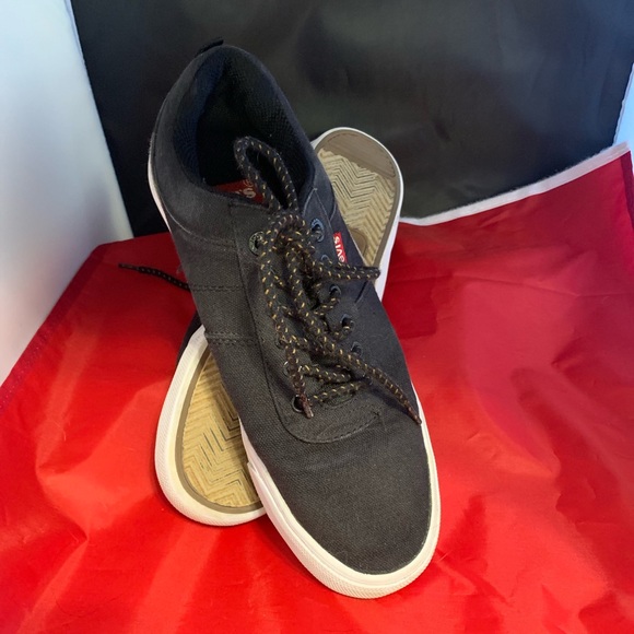 Levi’s Canvas Sneakers NWOT Sz 8 - Picture 6 of 7